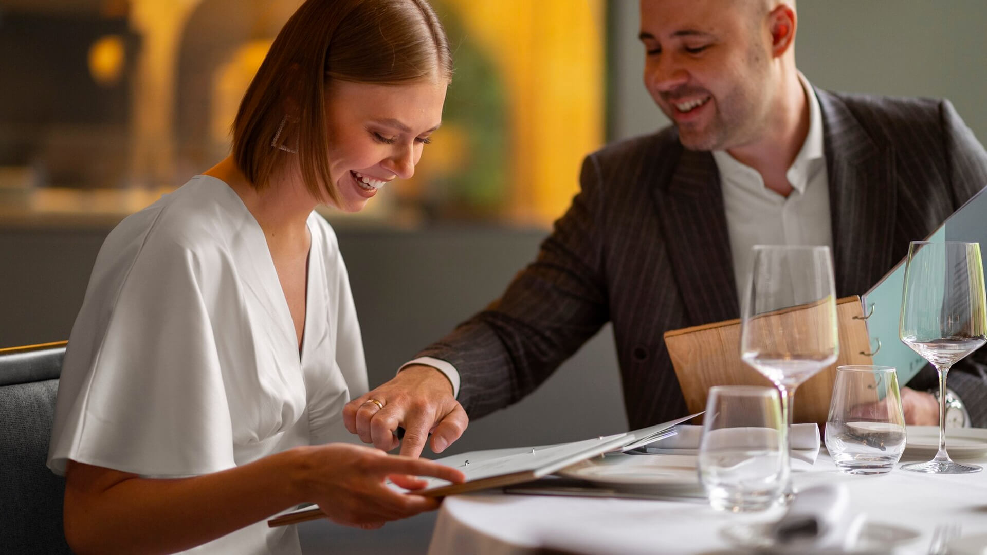 Hotel restaurants vs. restaurants